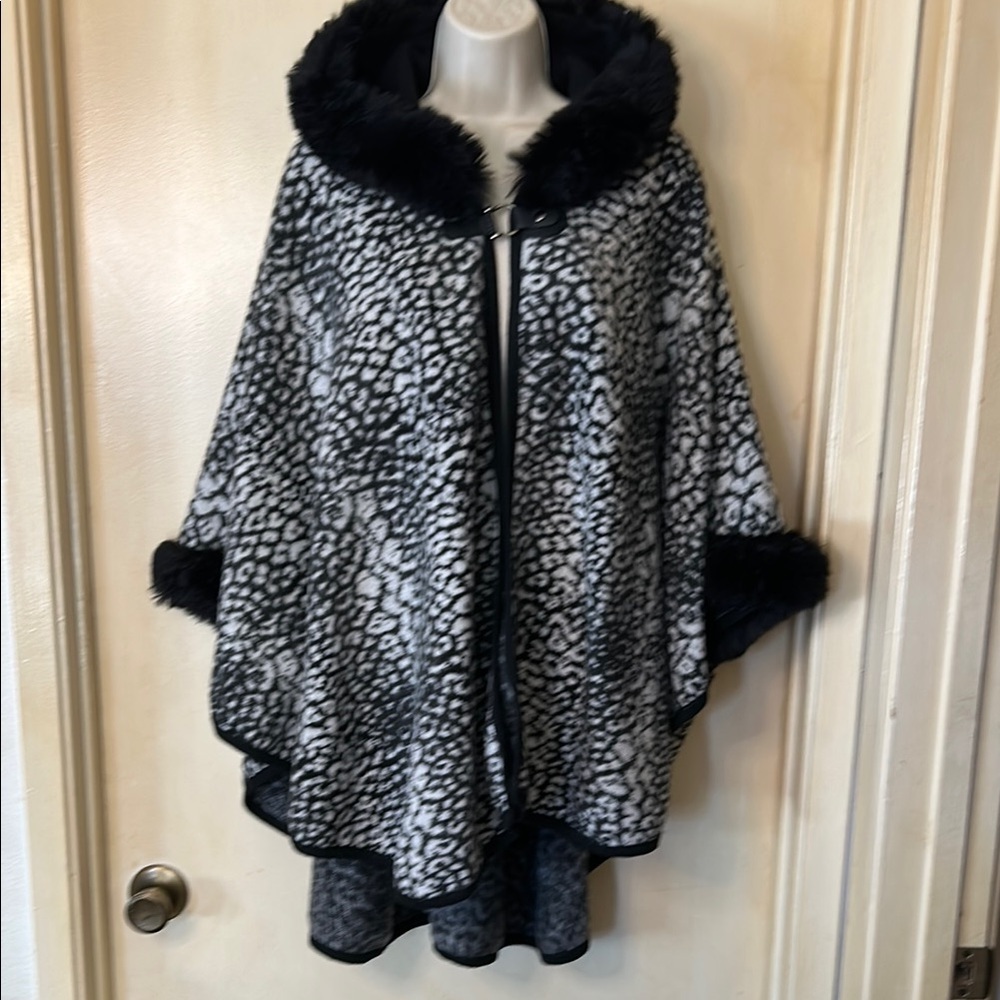 Wear to Love  Black and Gray Faux Fur Trim Poncho Sweater size S/M